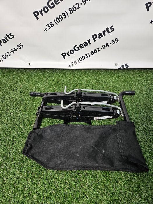 Оригінальний штатний домкрат Renault Megan 3 Megan 4 Scenic