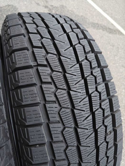R18 235 60 4 штуки зимові шини Yokohama Ice Guard G075 ідеал