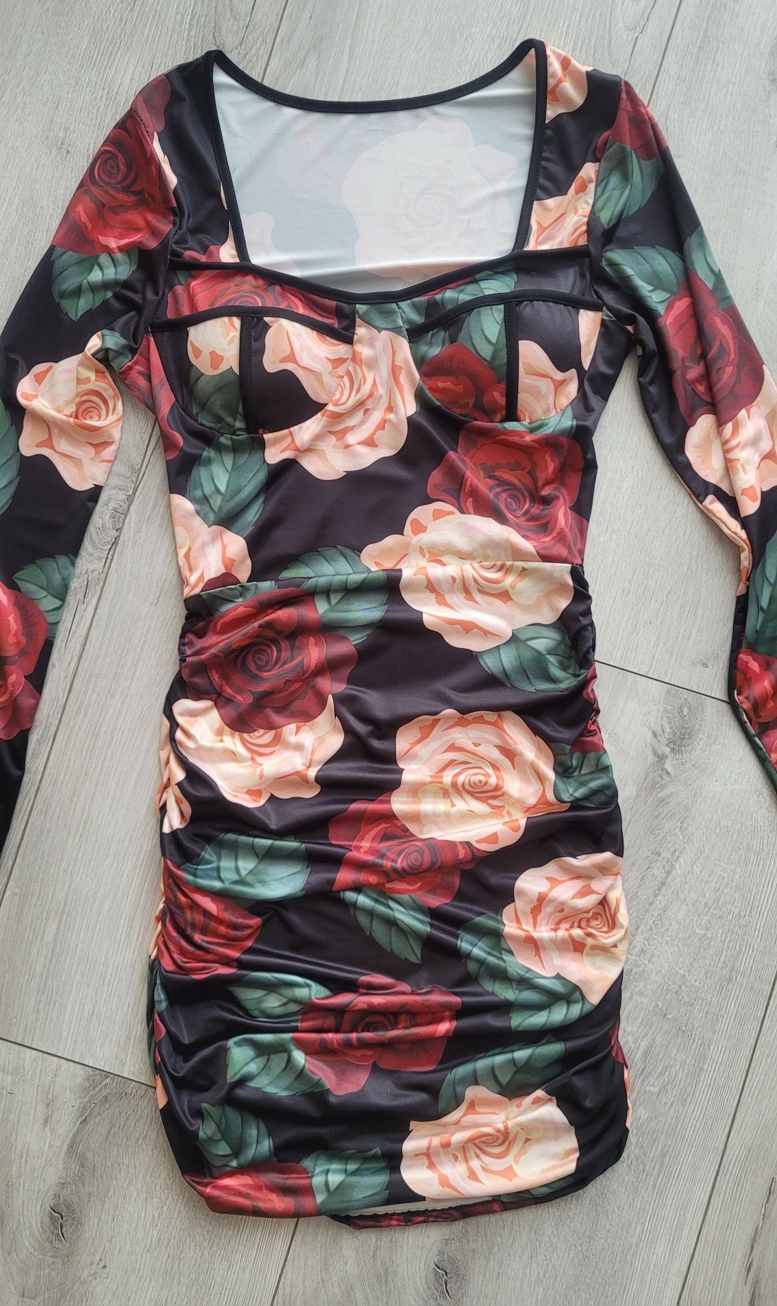 Śliczna sukienka marszczenia uni S/M