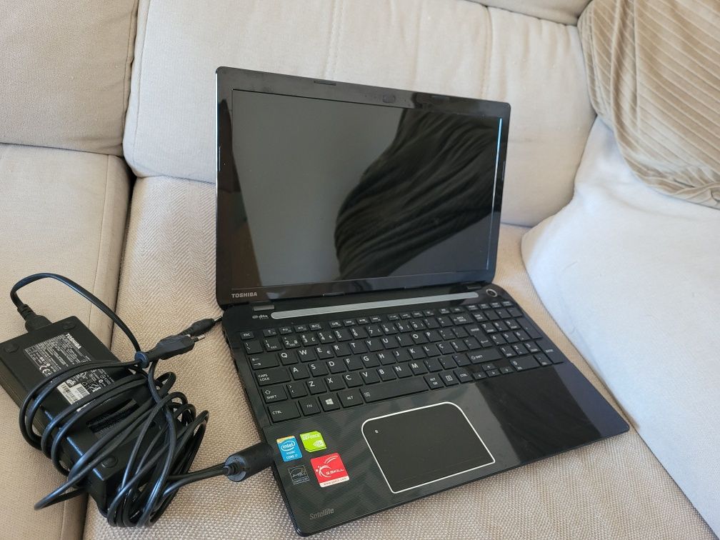 Portatil Toshiba Satellite L50-A-1CU - 15.6"