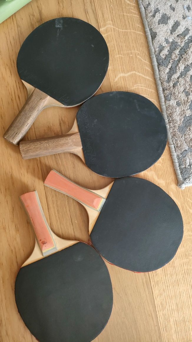 Rakietki do ping ponga tenisa stołowego 4 szt + 5 piłeczek