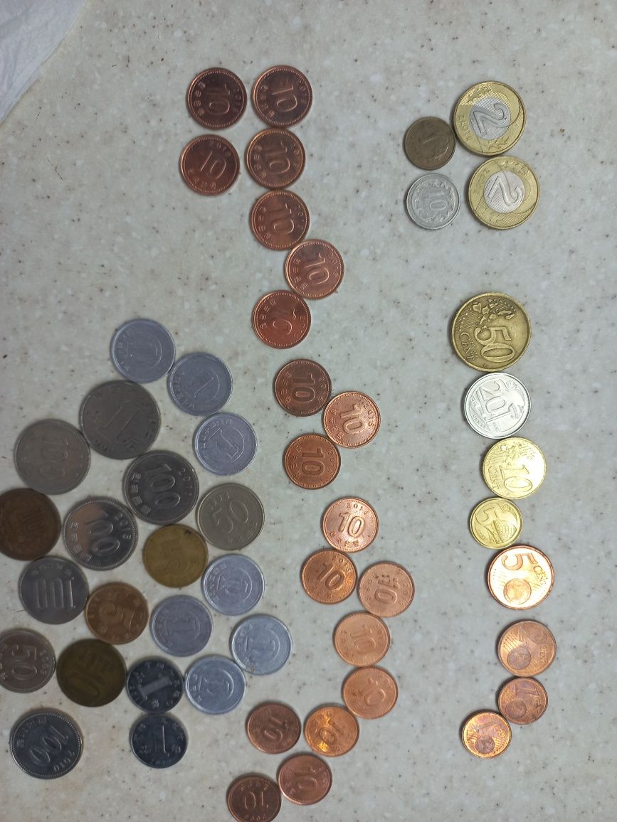 Монети, вон, злоти, центи