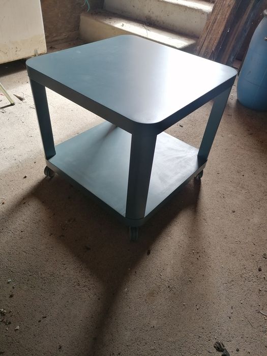 3 Mesinha3 com rodas (ikea)