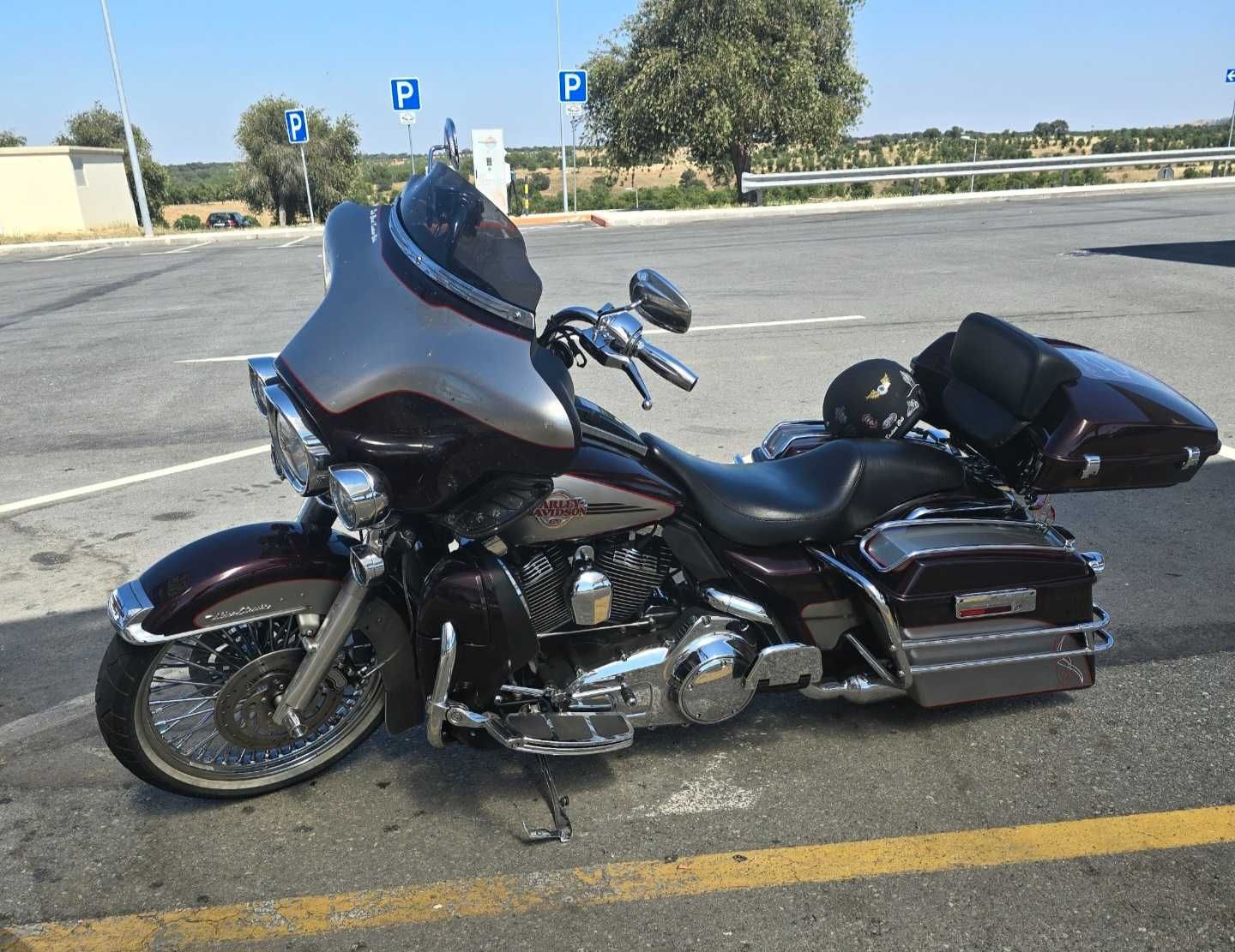 Harley Davidson FLHTCU