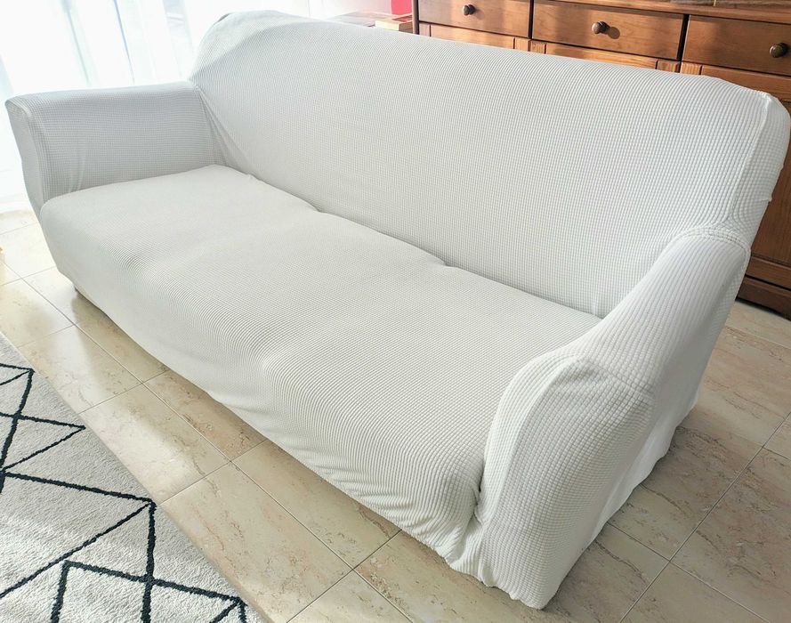 DOAÇÃO - Sofá Ikea com forro removível (+capas) para desocupar urgente