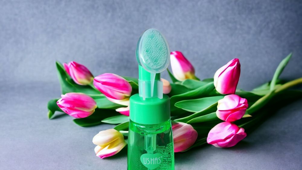 Pianka do mycia twarzy z aloesem.