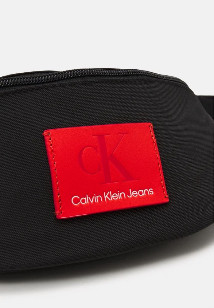 Бананка Calvin Klein