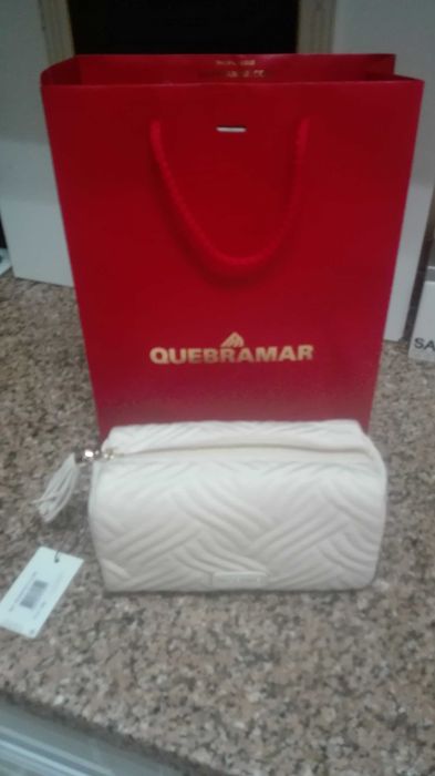 Bolsa nécessaire da Quebra.Mar com etiqueta