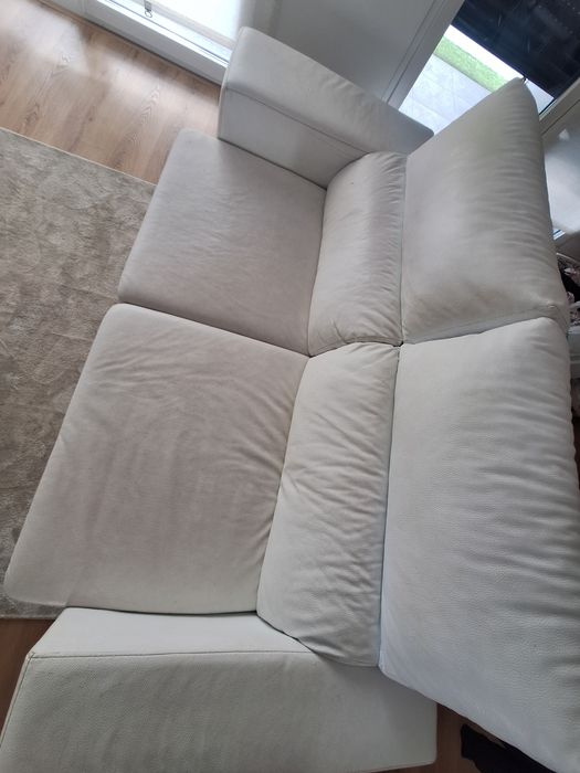 Sofá branco semi novo 3 lugares