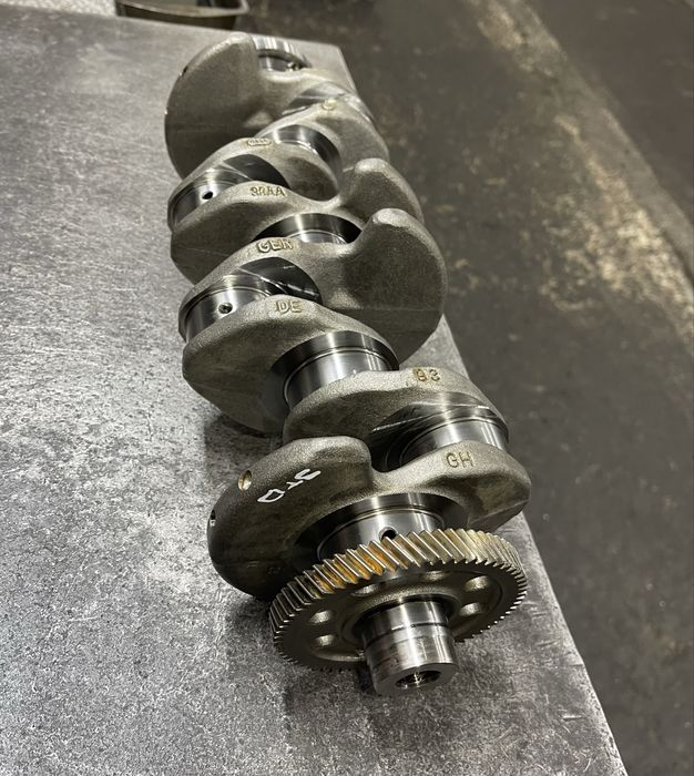 Колінвал 2.0 tdi Audi Q5 A6 A4 VW Crafter  Amarok Tiguan Skoda Superb