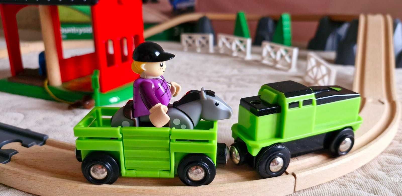 BRIO Wiejski zestaw z koniem Kolejka Drewniana 33790