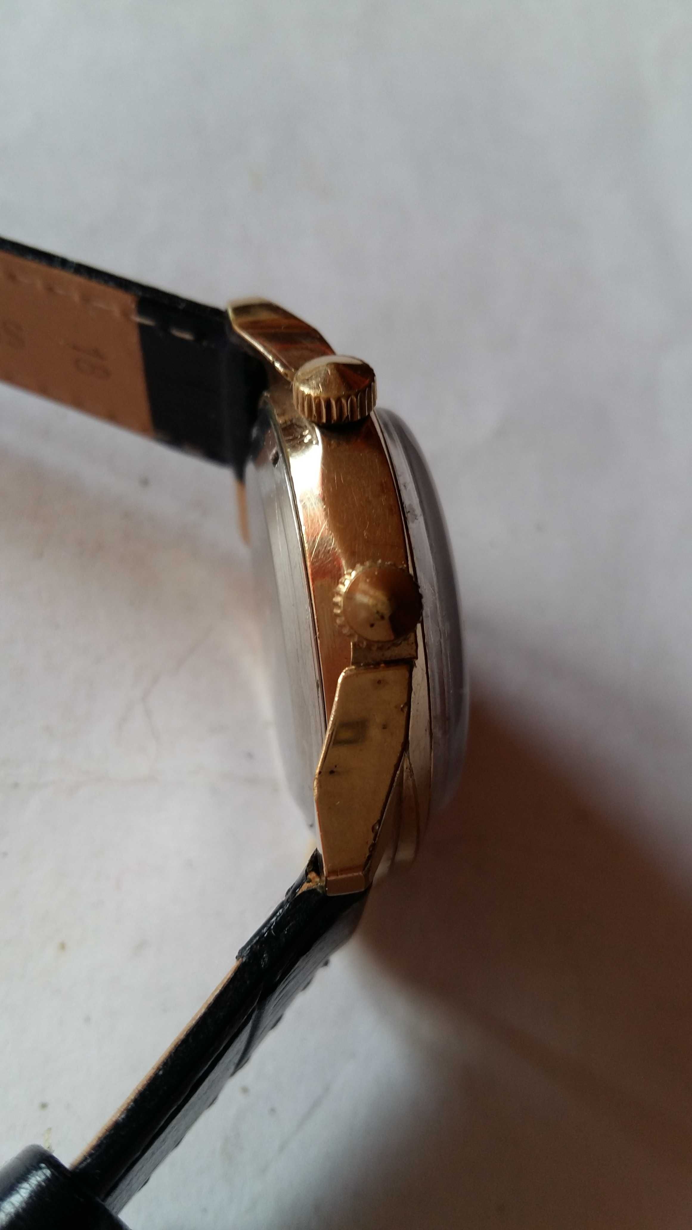 Zegarek POLJOT 18 jewels Alarm pozłacany.