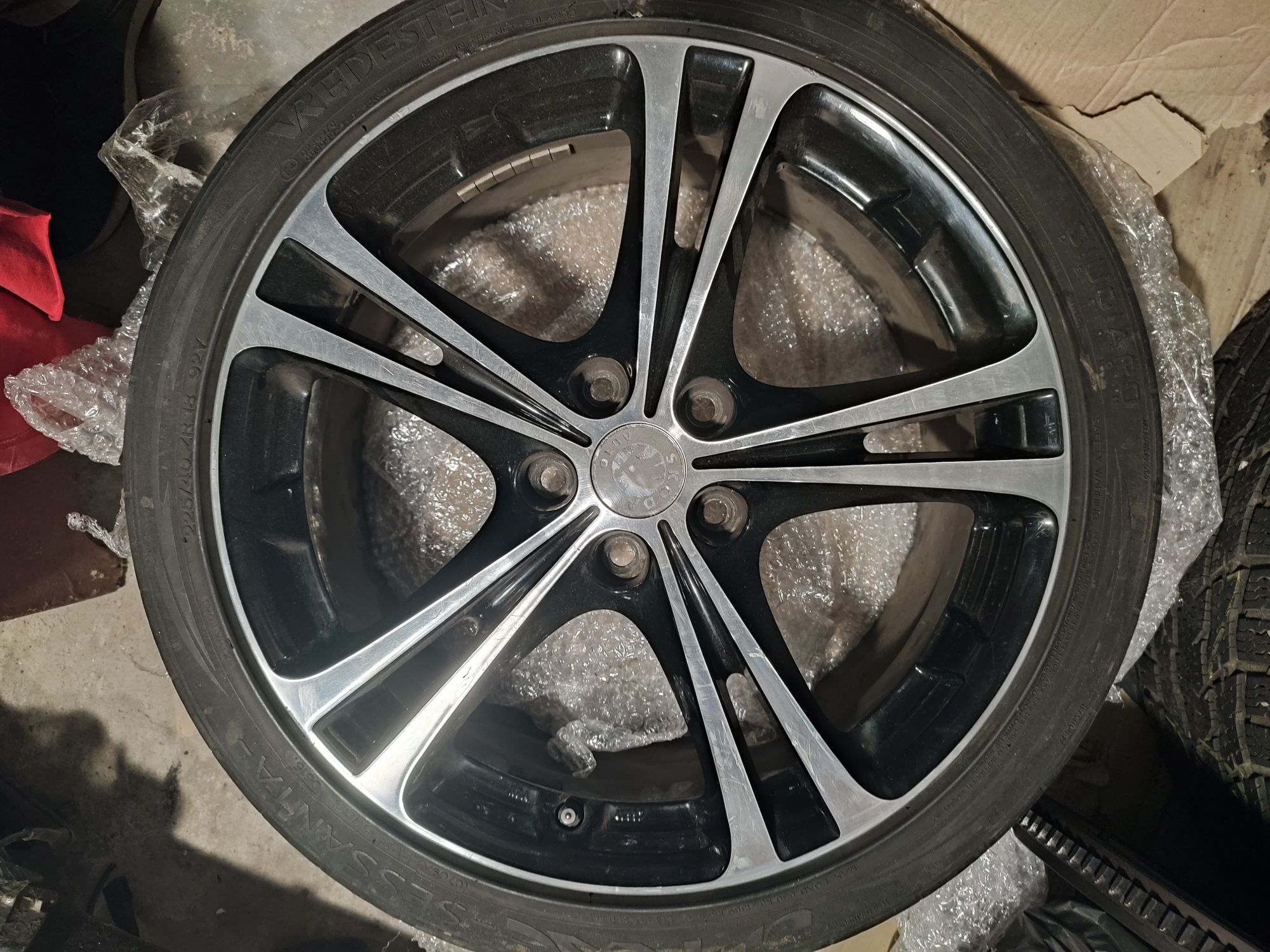 Комплект коліс на Vag. 5 x 112. 225/40/R18