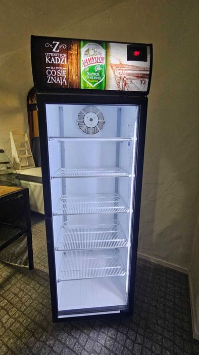 Witryna chlodnicza podświetlana