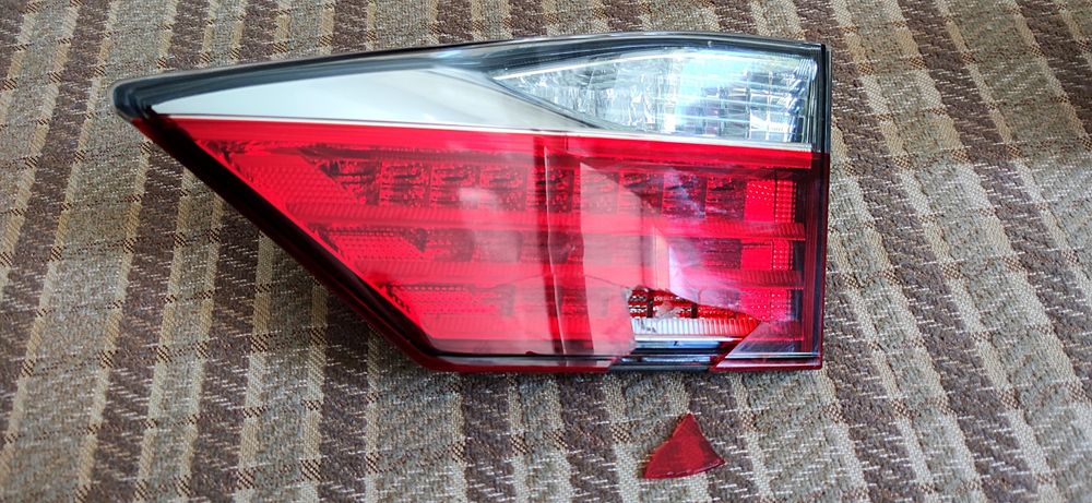 Продаются задние фонари на Lexus ES 2013-2015 года.