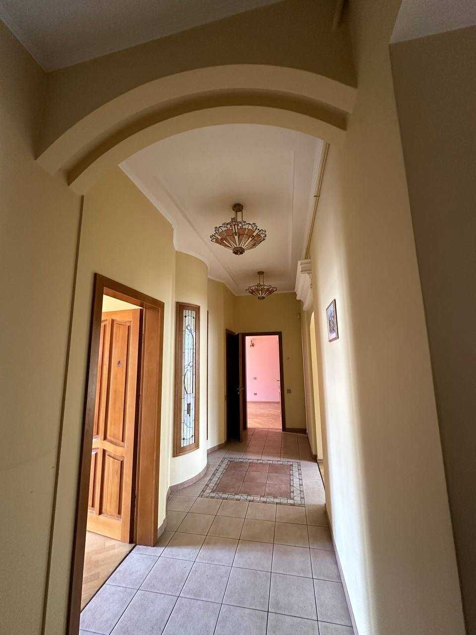 Продаж 6 кім. квартири вул. Глибока