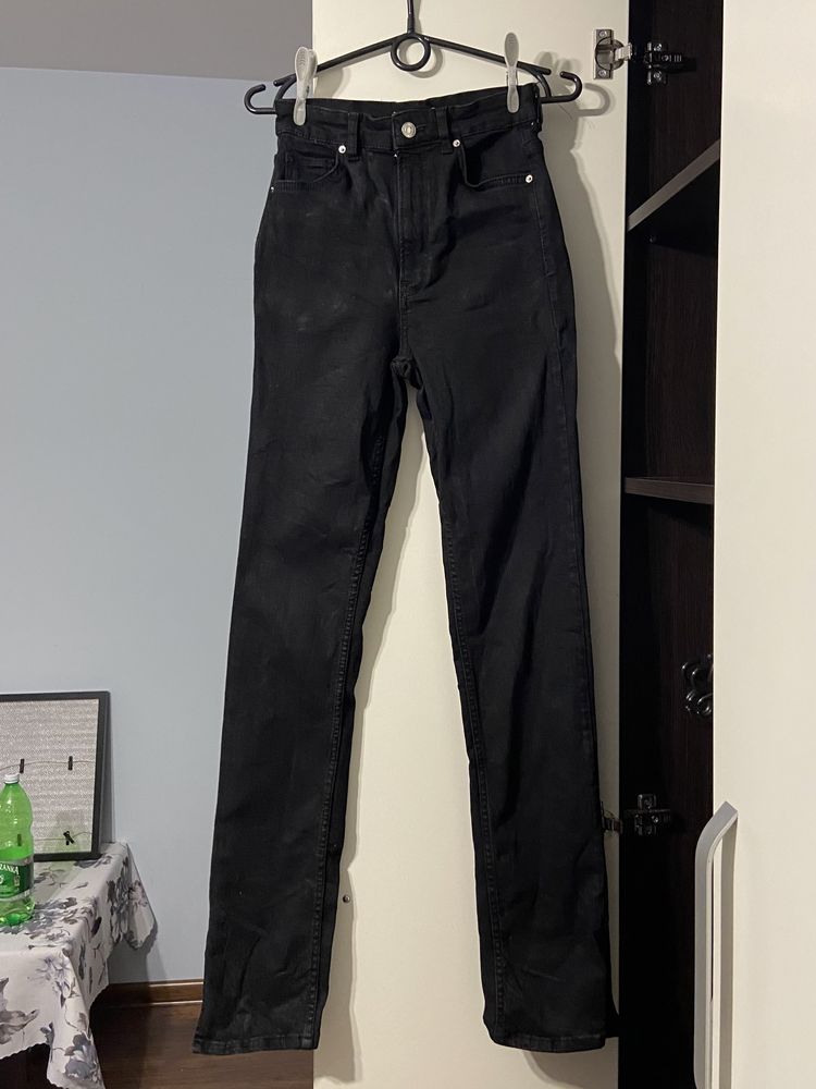 czarne jeansy bershka S 36 wysoki stan