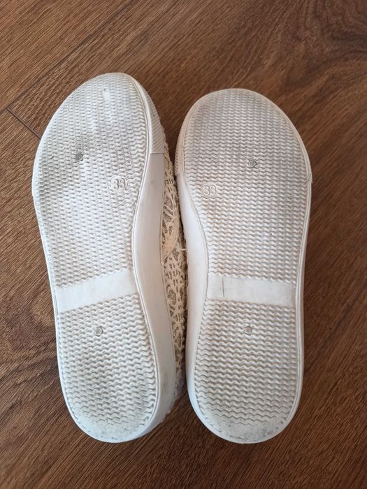 Tenisówki białe, koronkowe 33