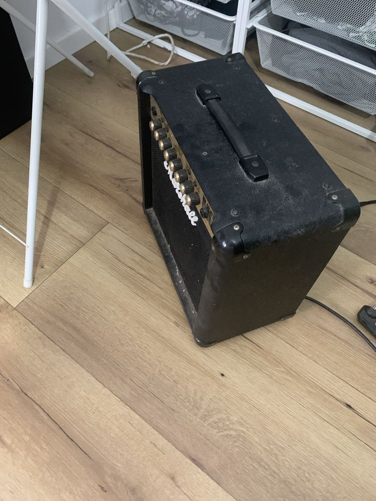 Piec gitarowy Marshall MG15FX combo