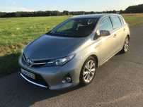 Toyota Auris 1.8 benzyna hybryda