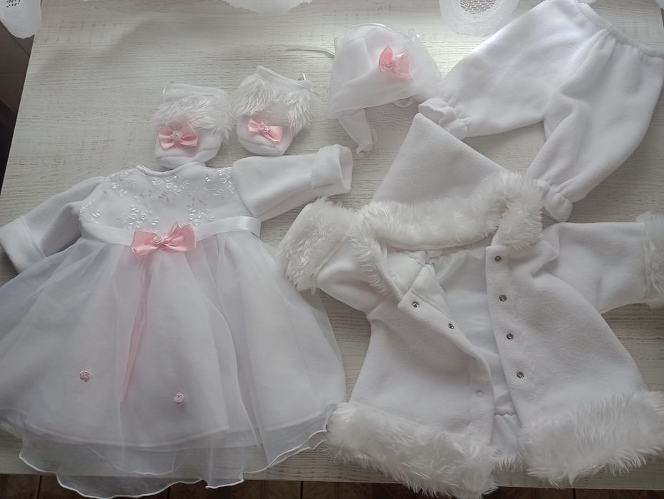 Śliczny komplet do chrztu dla dziewczynki