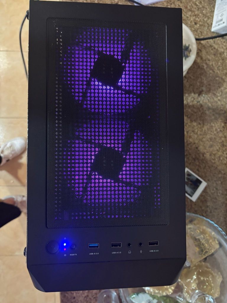 Oportunidade! PC Gaming Ryzen 5 + RX 5600XT + Monitor 28”