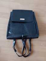 Czarny plecak Carvela