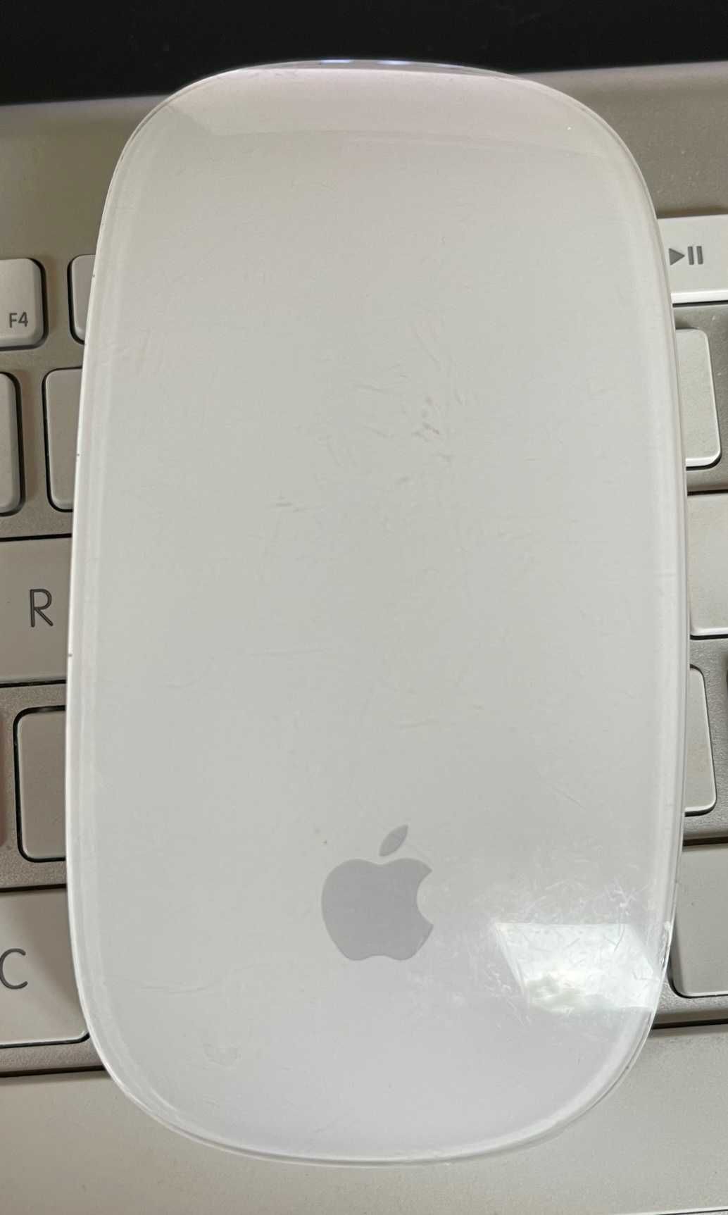 MacBook Air 11 cali  2013 r. + mysz + przejściówki oryginalne