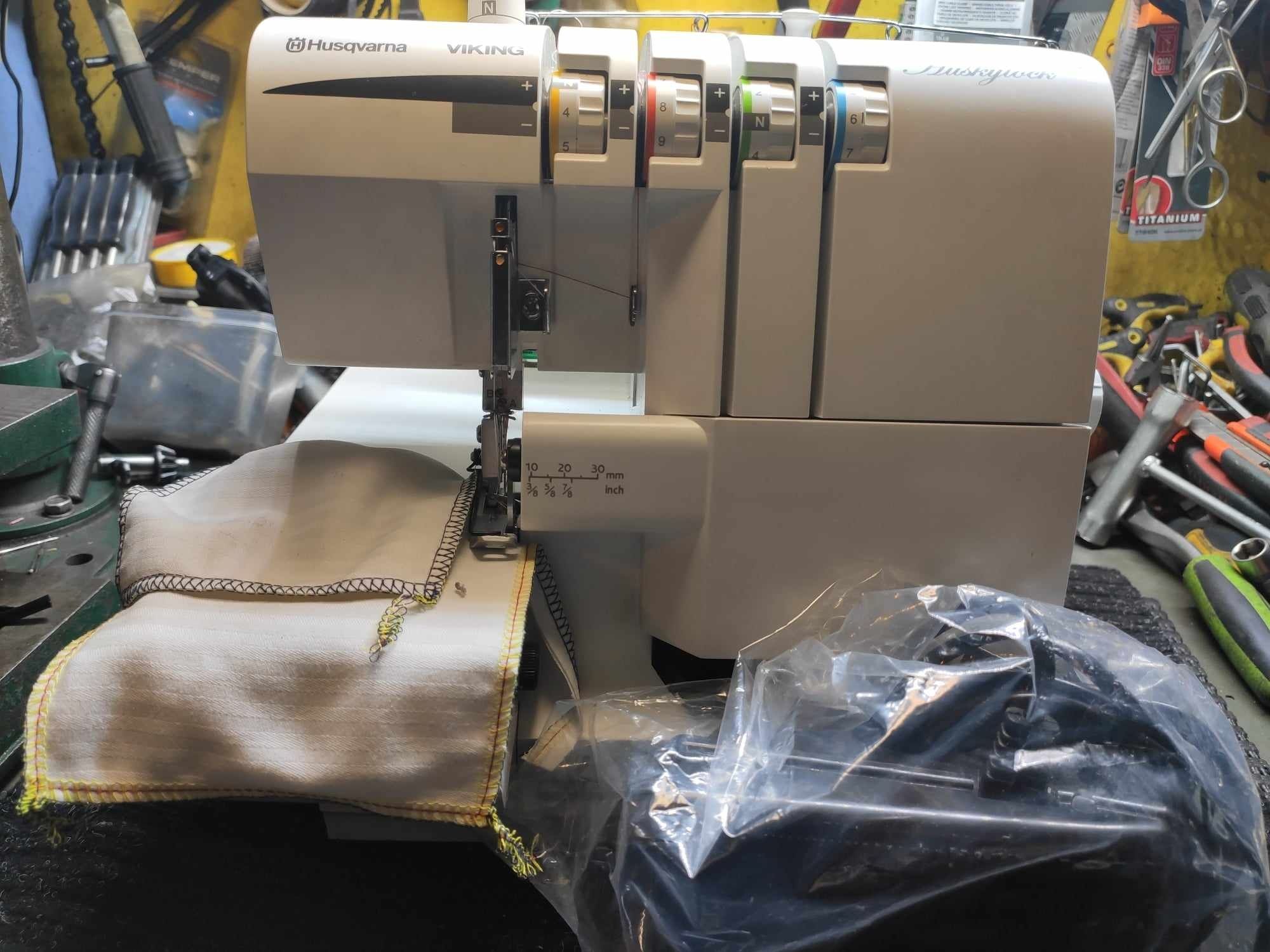 Maszyna do szycia Overlock 2, 3 i 4 nitkowy Privileg 344D