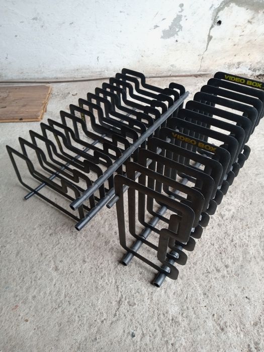 Stojak do kaset VHS