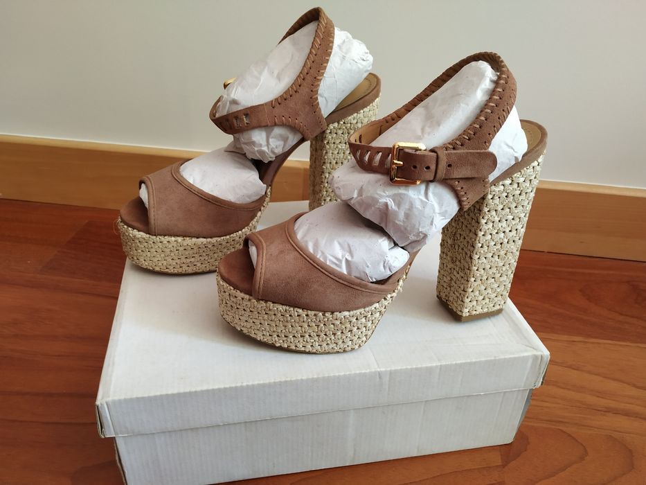 Sandálias Brazil Prof com tacão Tamanho 40