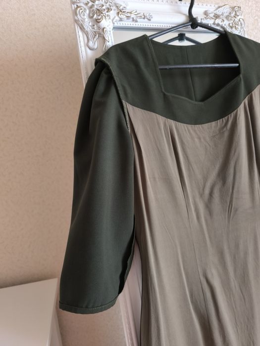 Продам зелену сукню та сережки до неї