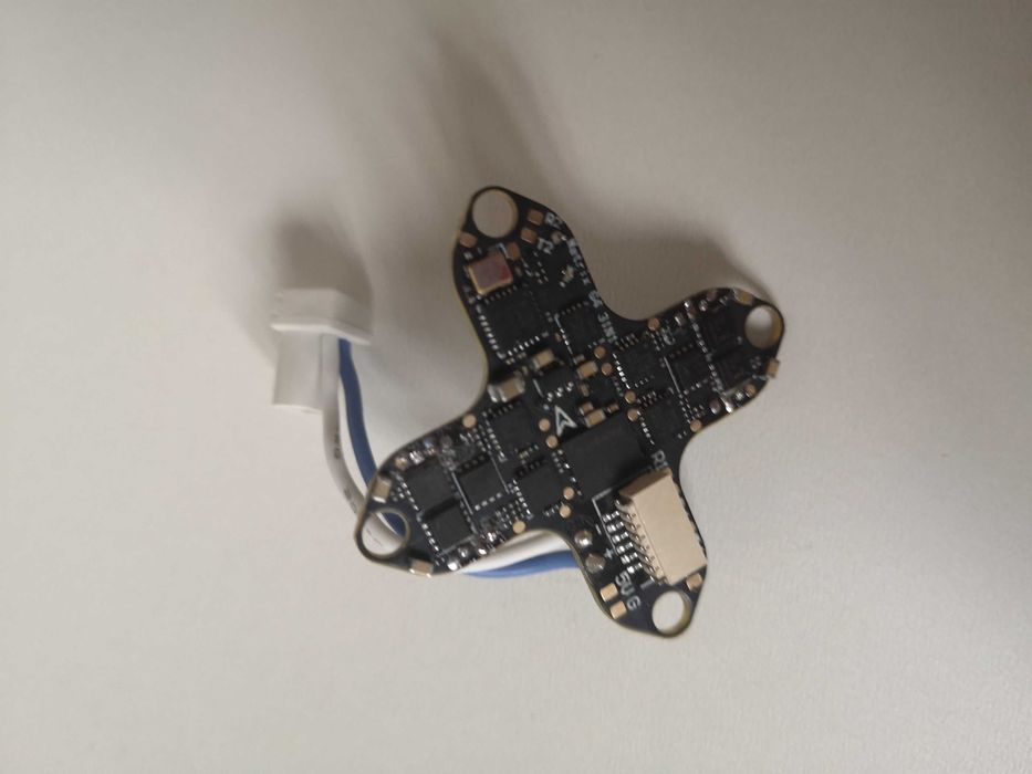 BETAFPV bez szczotkowy kontroler lotu