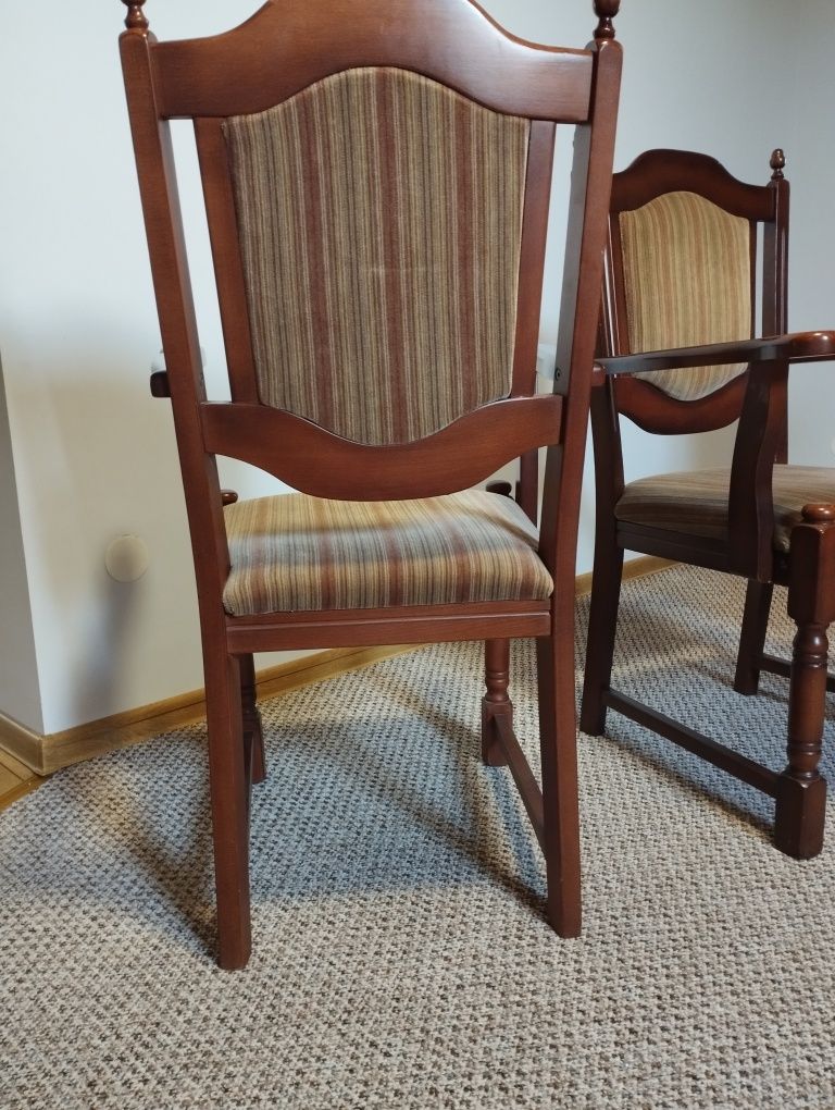 Дерев'яні крісла