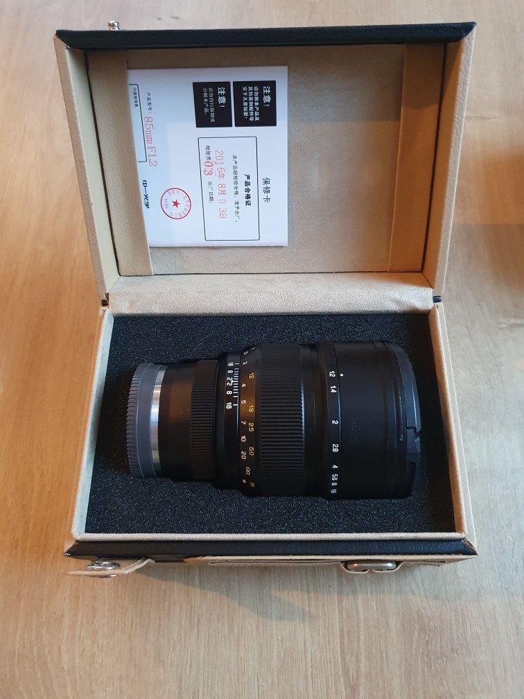 Mitakon 50mm f0.95 sony-e mount