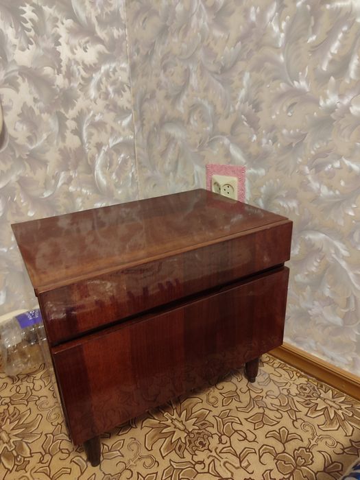 Тумбочка в спальню 2 шт.