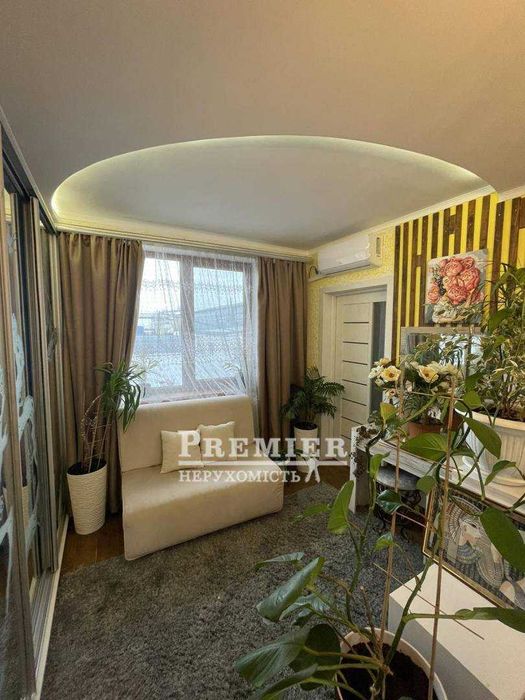 В продаже дом на берегу моря.