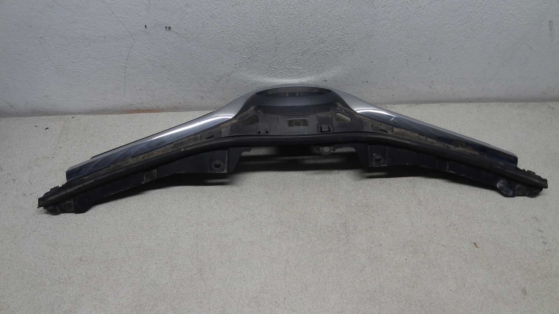 Toyota yaris III lift 14-17 atrapa grill
