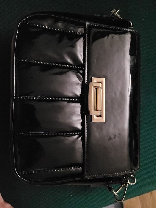 Torebka damska czarna lakierowana