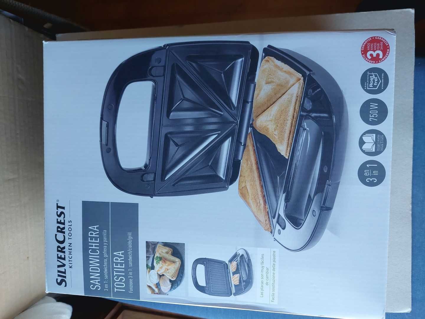 SilverCrest Sanduicheira / Tostadora / Waffles 3 em 1.Nova.Ler anuncio