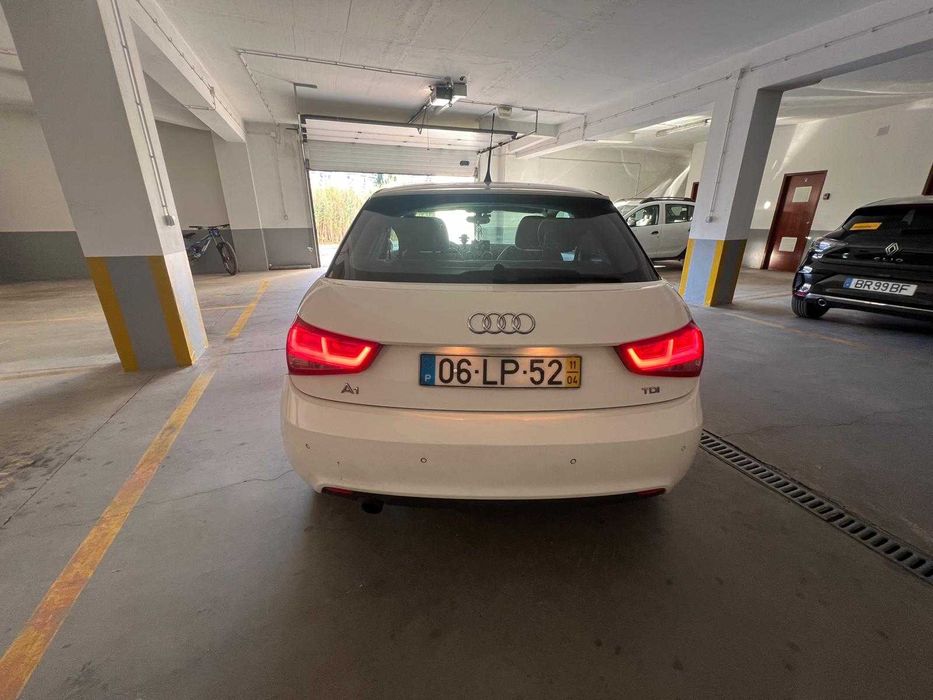 Audi A1 1.6 TDI (2011) – Nacional – 180.000 km