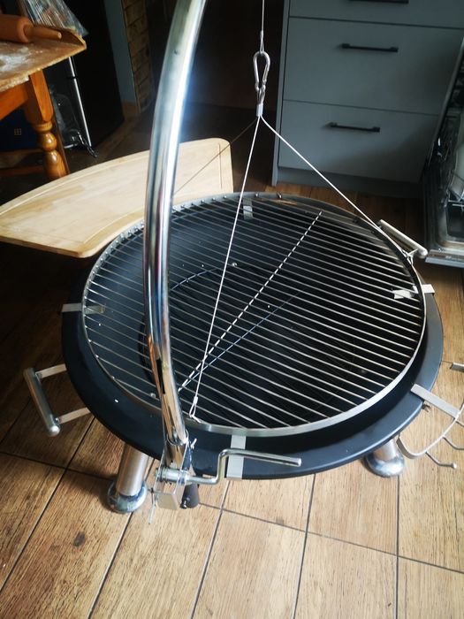 Nowy grill na węgiel drzewny