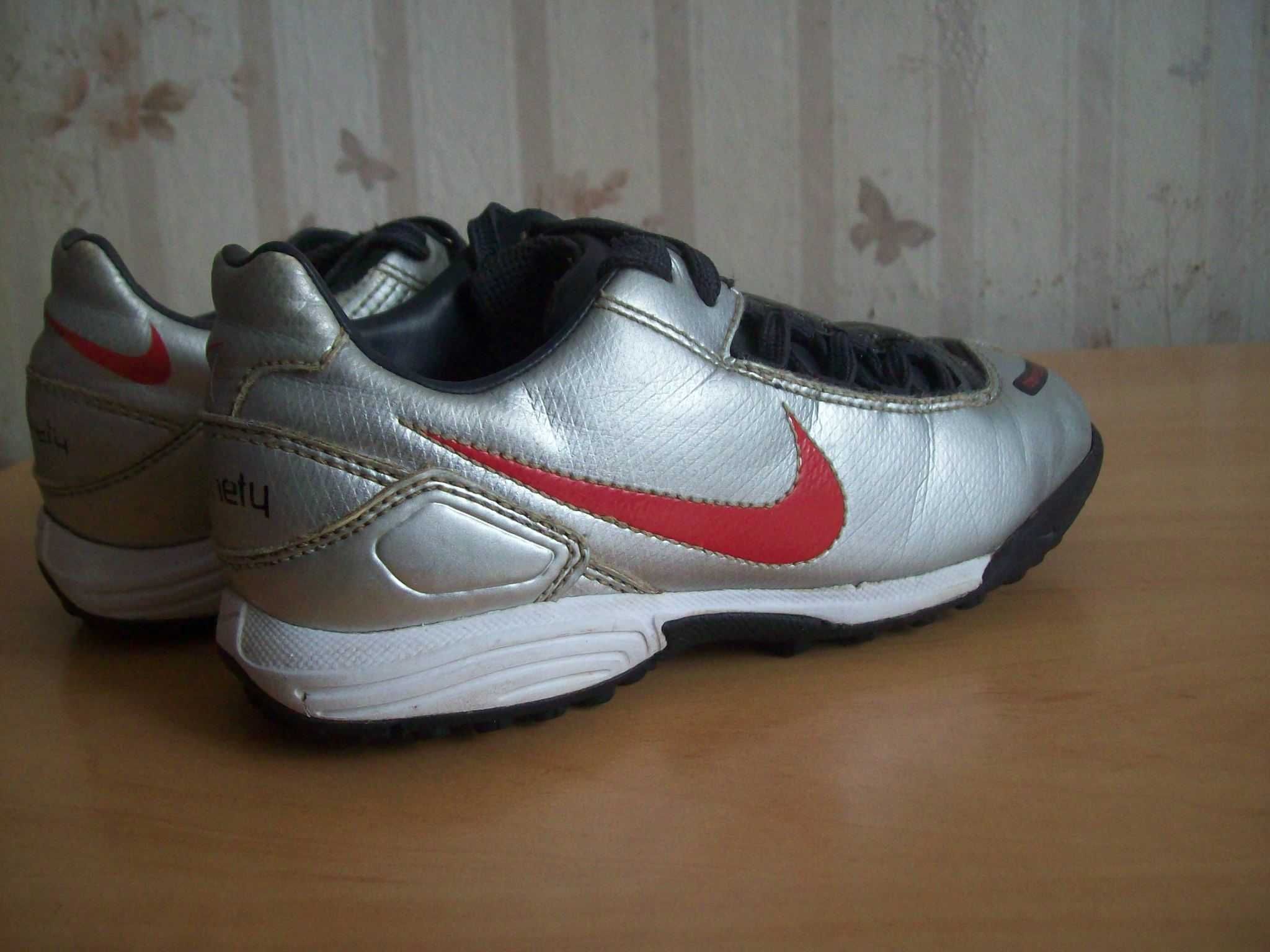 Buty piłkarskie turfy NIKE T 90 roz.eu-31.5