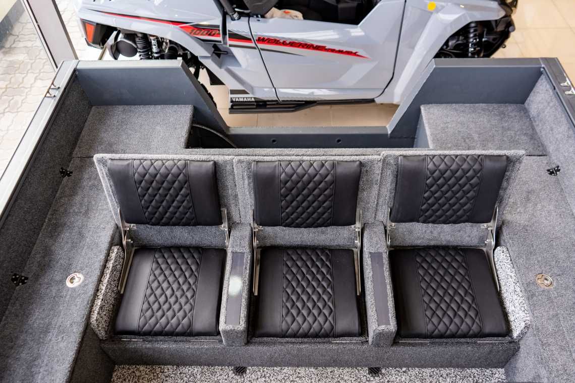 ЧОВЕН Powerboat 520 DC