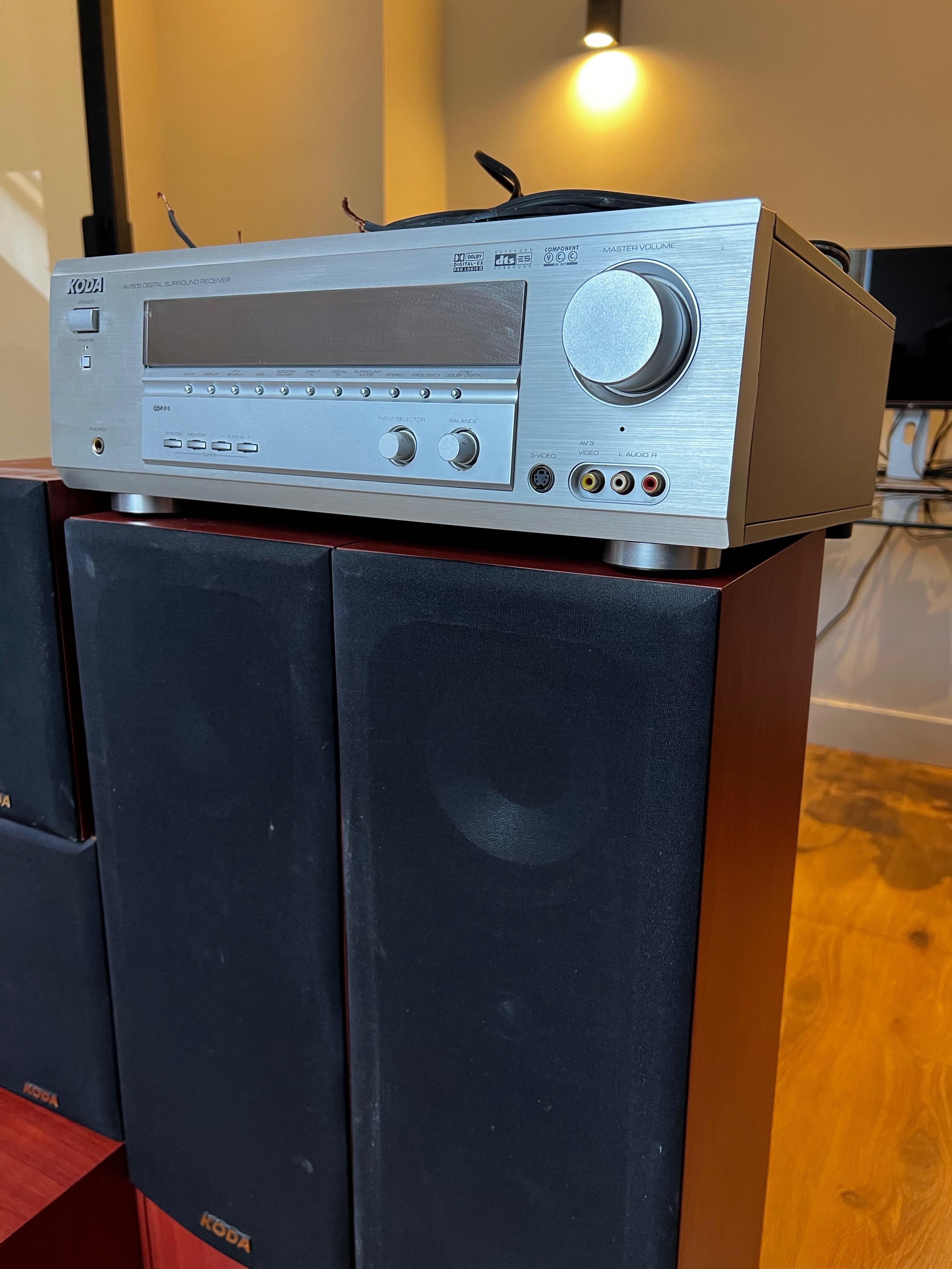 Zestaw kina domowego KODA – amplituner + 7 głośników (AV707F subwoofer