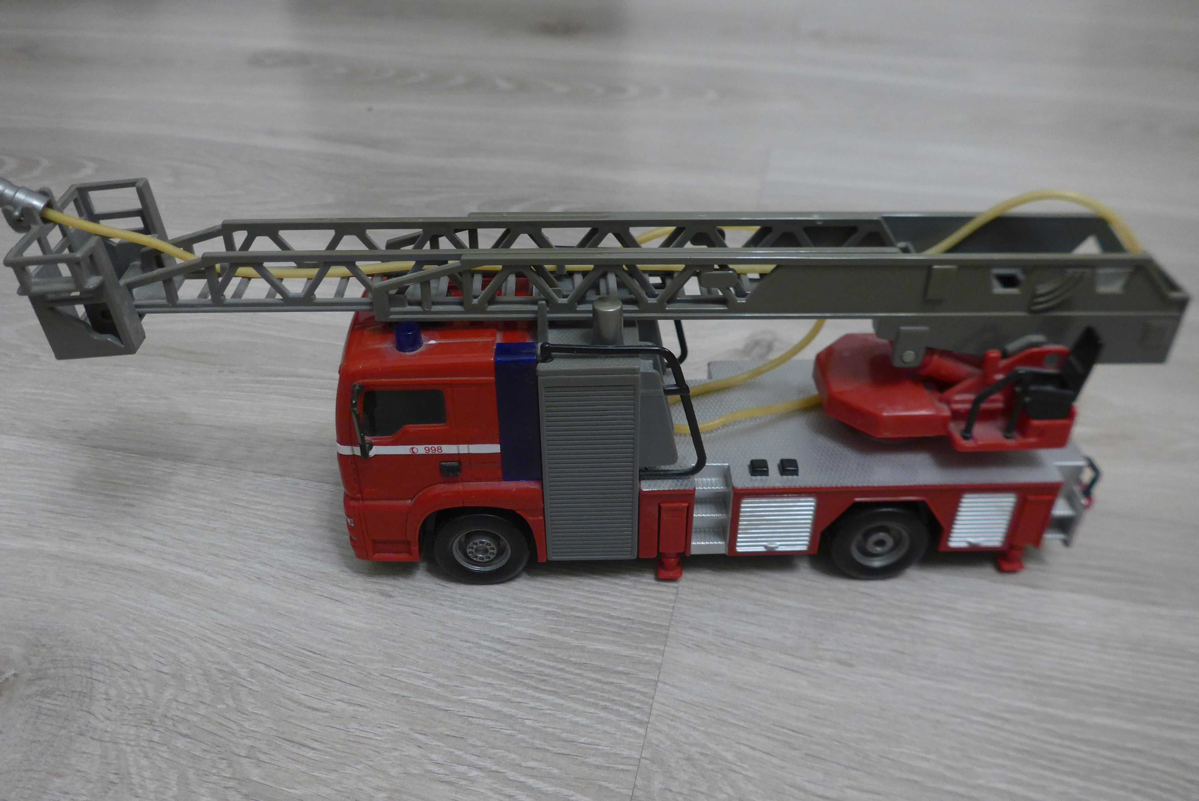 Samochód strażacki dla dzieci firmy Dickie + gratis