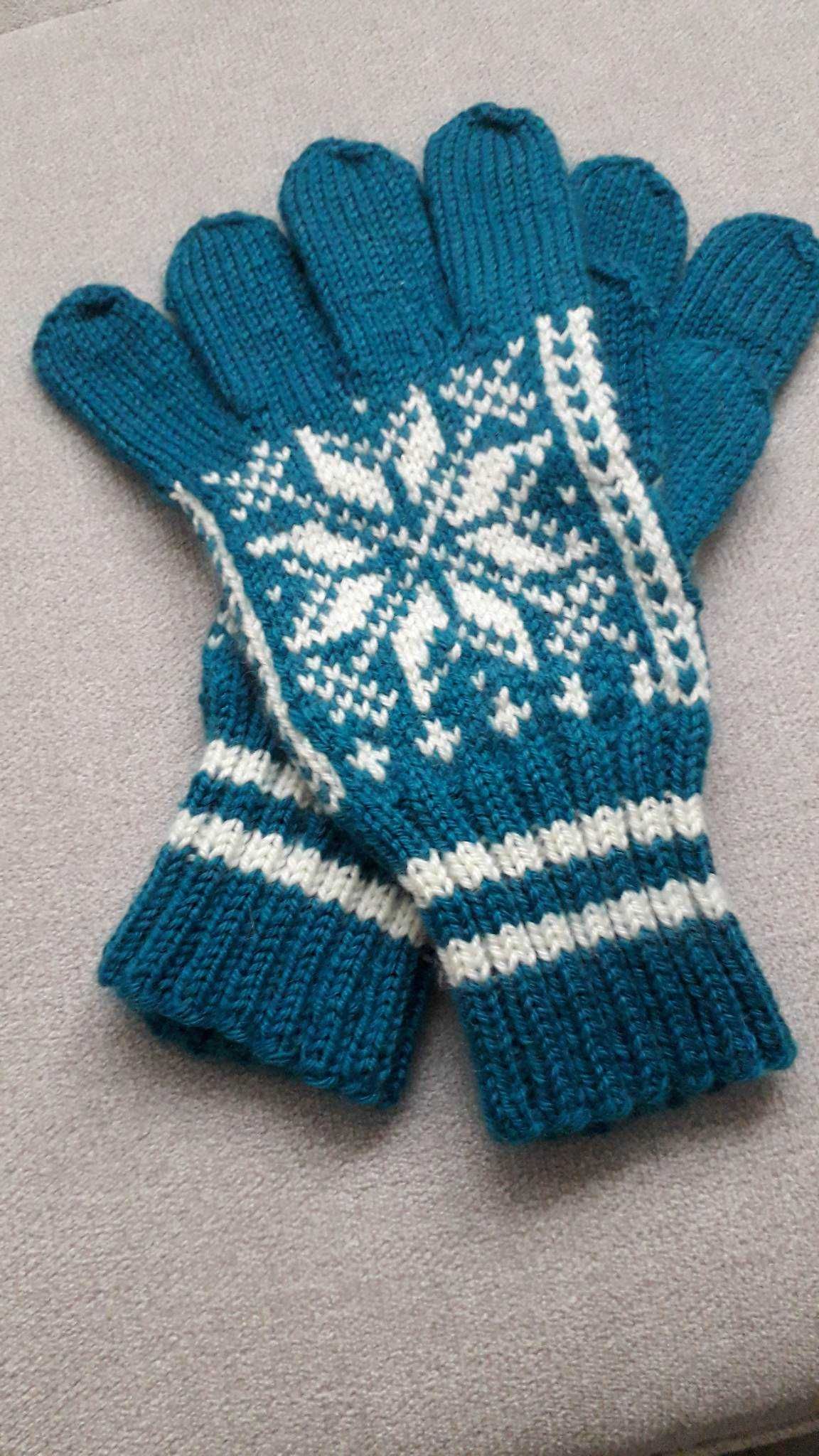 Rękawiczki z gwiazdą ręcznie robione wzorem żakardowym