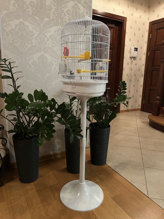 Продам італійську клітку для папуг Ferplast Regina з підставкою