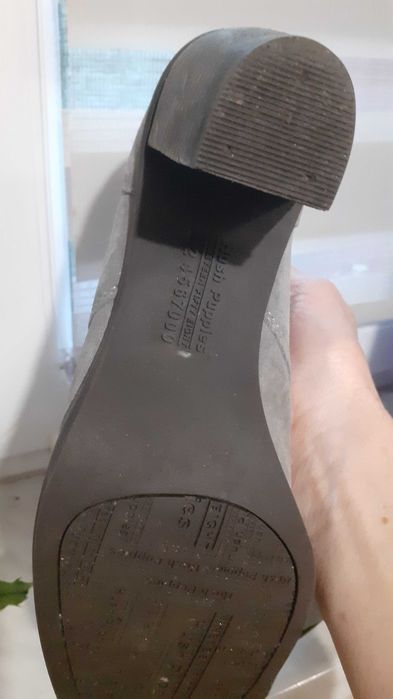 Botki skórzane na słupku