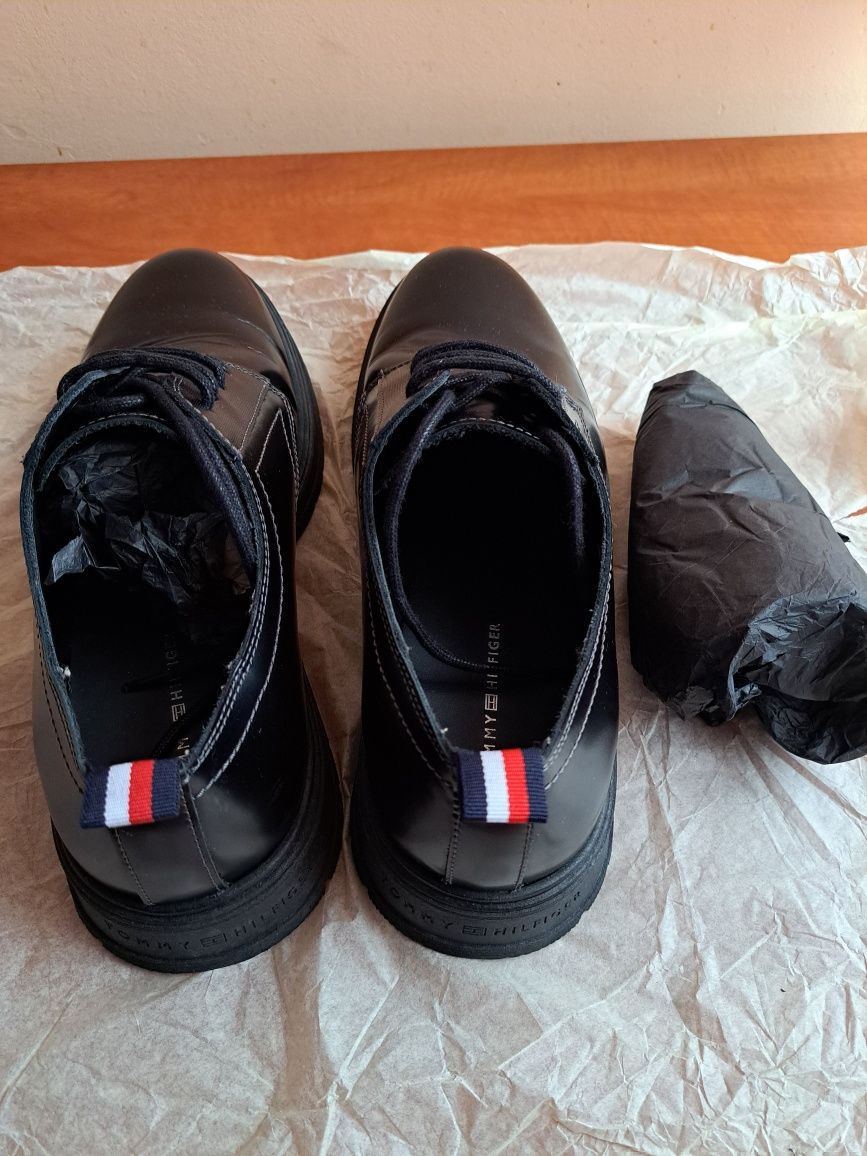 Buty Tommy Hilfiger rozm. 45